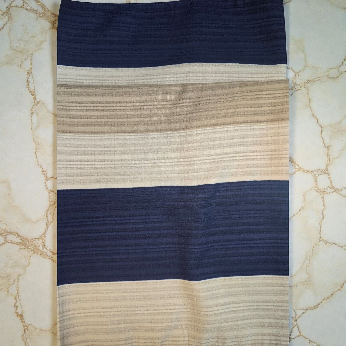 Weicher gestreifter Schal